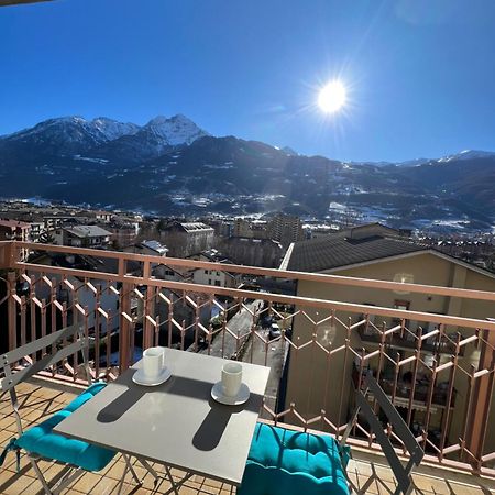 Blue Moon - Via Parigi Apartments Aosta Eksteriør bilde