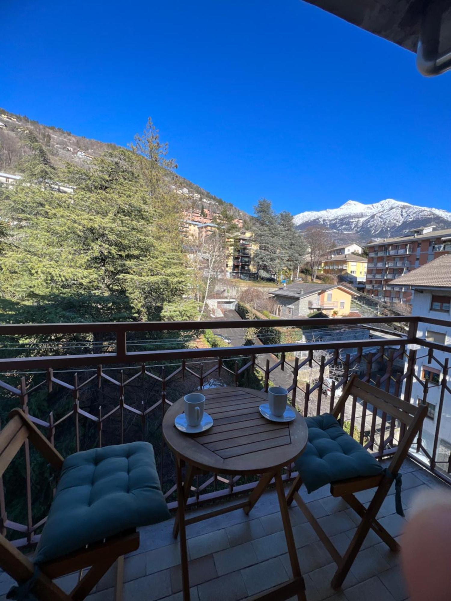 Blue Moon - Via Parigi Apartments Aosta Eksteriør bilde